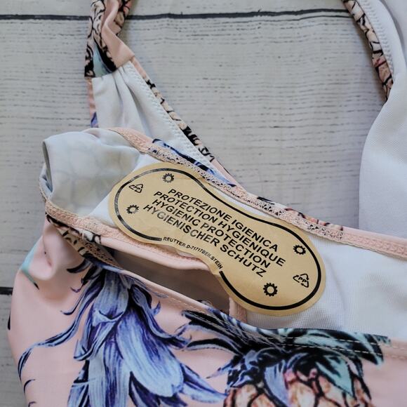 Merida Vida	Size	XS	NEW Pineapple Print Cheeky One Piece Halter Swim Suit Pink - Picture 9 of 11